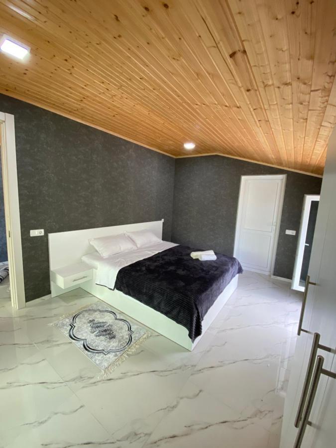 Buo'S Guest House Bordzjomi Buitenkant foto